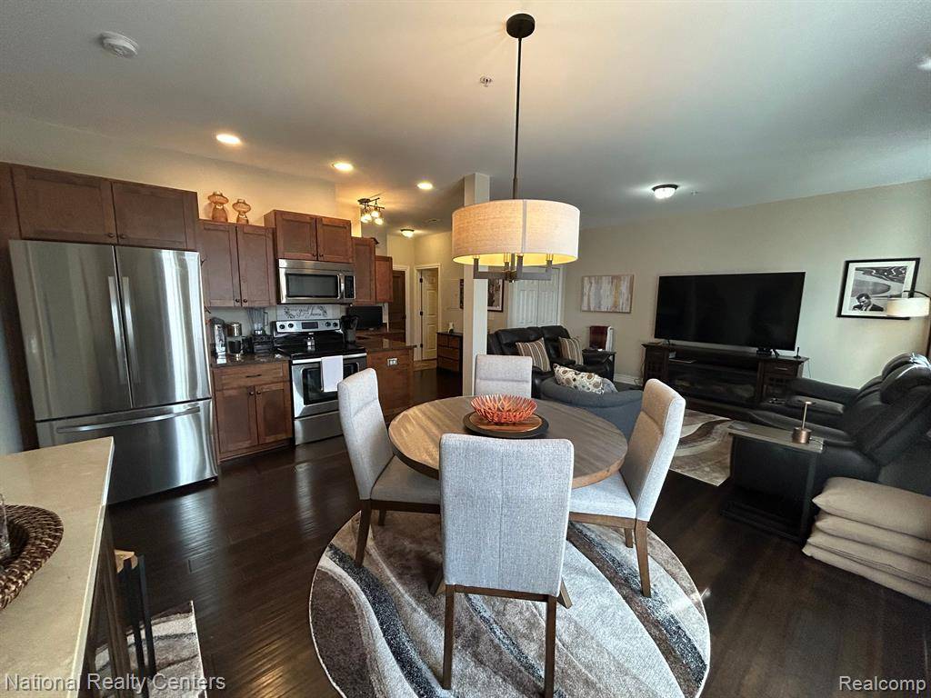 Plymouth, MI 48170,730 PENNIMAN Avenue 207