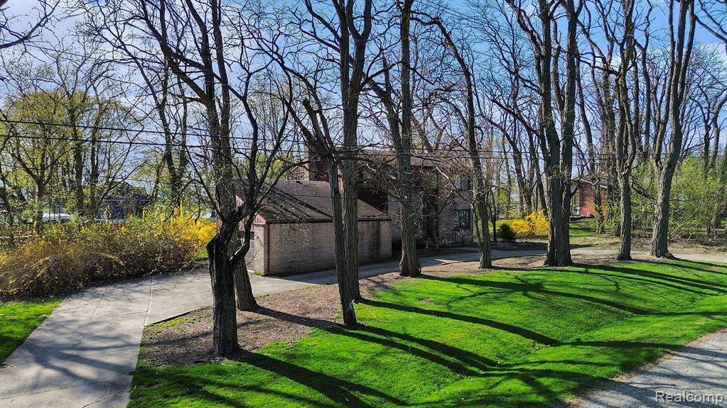 West Bloomfield Twp, MI 48323,3668 BAYOU Drive