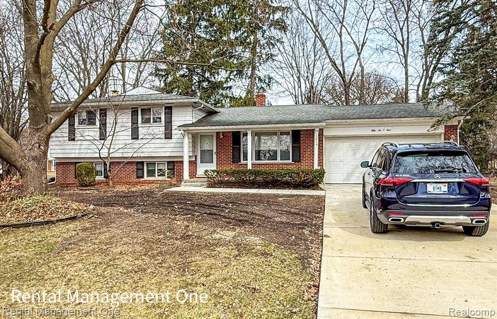 West Bloomfield Twp, MI 48322,5604 HAYMEADOW Drive