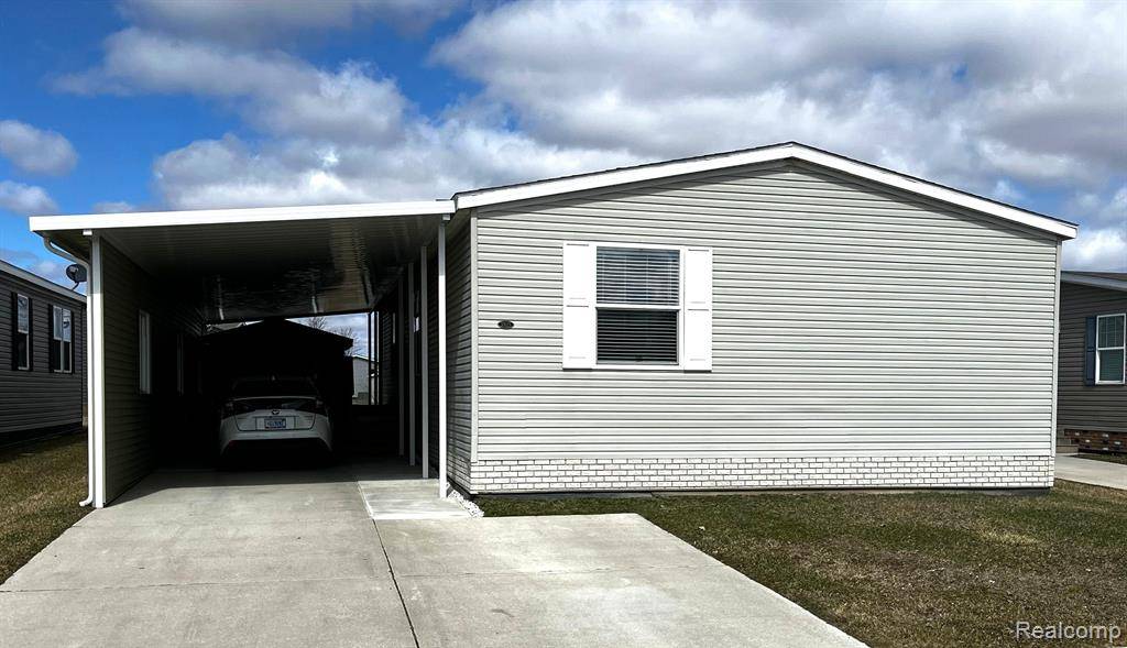 New Haven Vlg, MI 48048,33123 Aspen Court