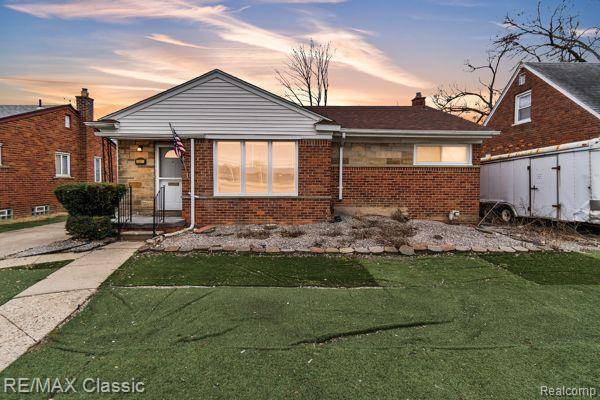 Oak Park, MI 48237,14221 W 10 MILE Road