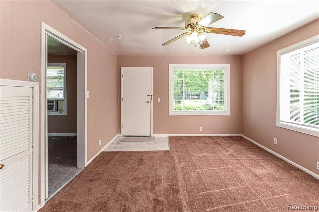 Ypsilanti Twp, MI 48198,851 HAWTHORNE Avenue