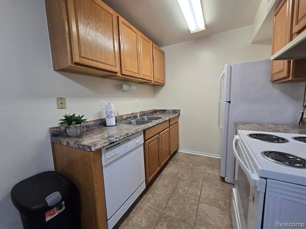 Milford Twp, MI 48381,885 E SUMMIT Street 39