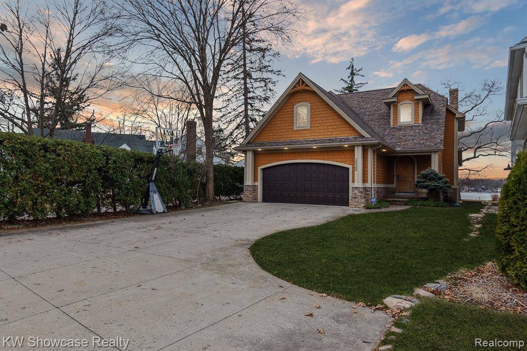 Commerce Twp, MI 48382,3520 Edgewood Park Drive