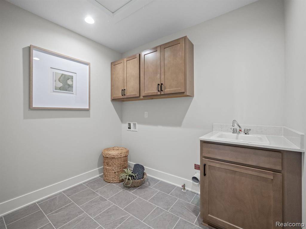 Shelby Twp, MI 48315,13918 EAGLES WAY Drive