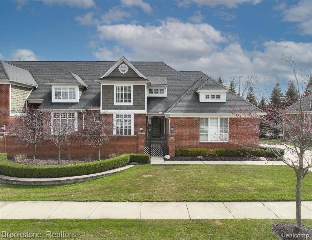 Troy, MI 48084,3926 APPALOOSA Drive