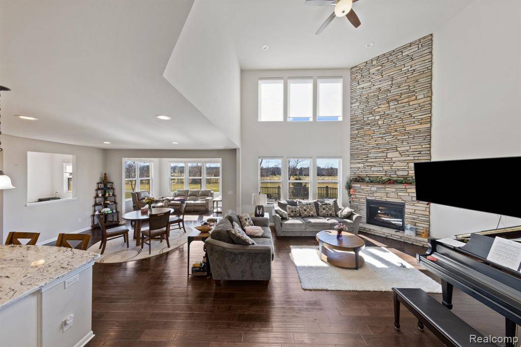 Lyon Twp, MI 48178,22797 COUNTRY CLUB Drive