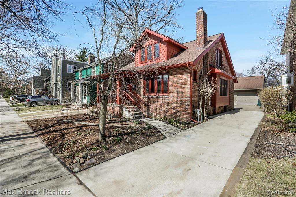 Pleasant Ridge, MI 48069,49 AMHERST Road