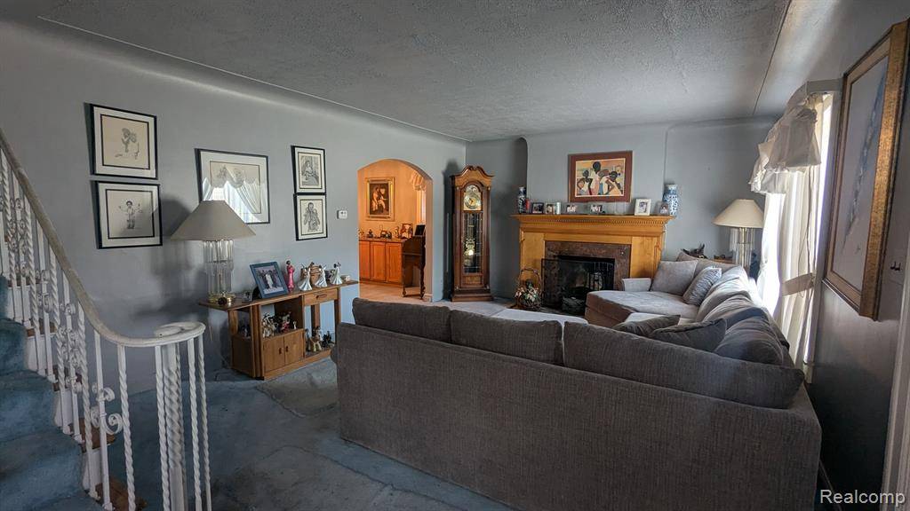 Detroit, MI 48221,19205 WOODINGHAM Drive