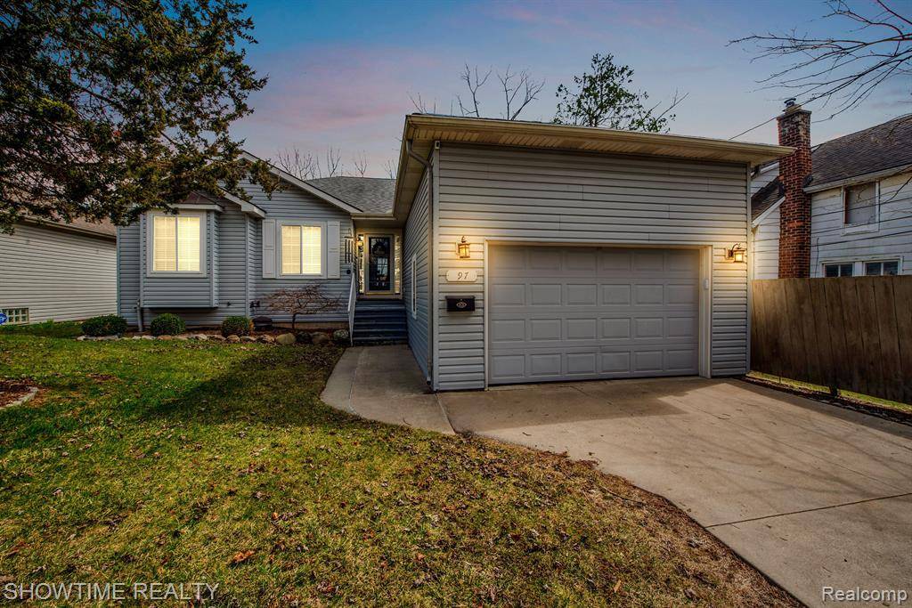 Mt. Clemens, MI 48043,97 AVERY Street