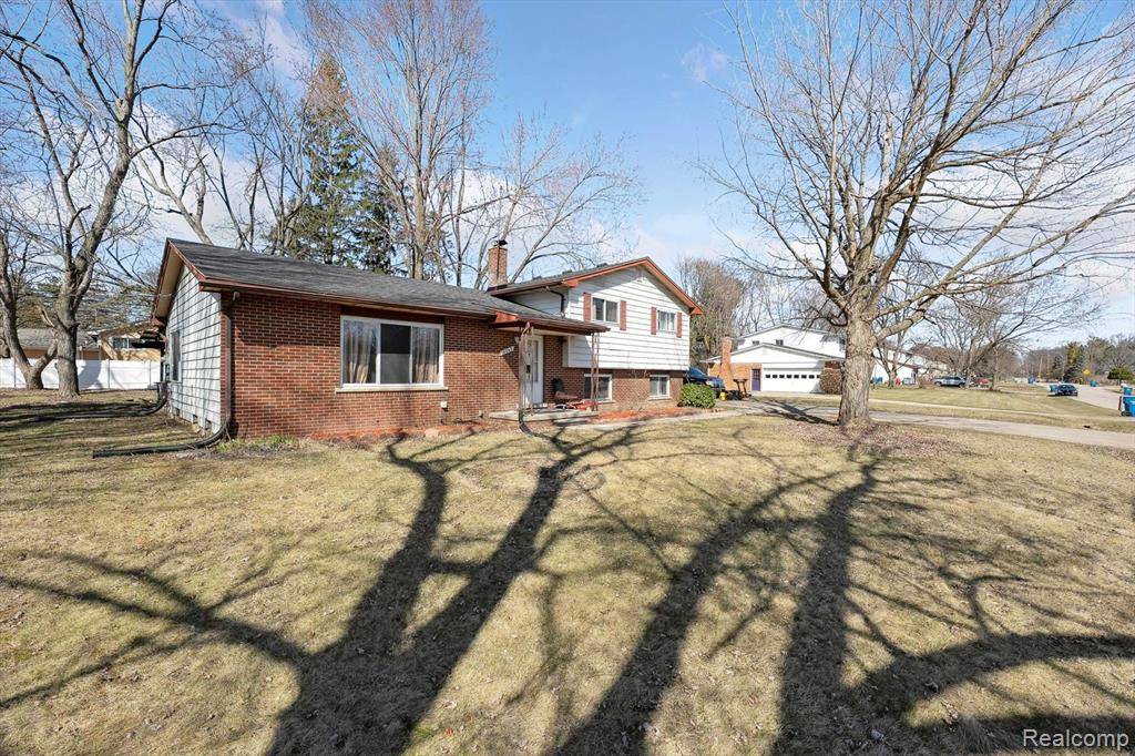 Pittsfield Twp, MI 48197,3742 OAK Drive