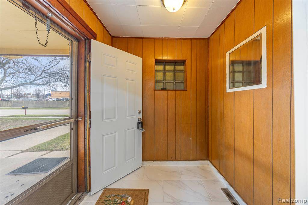 Clinton Twp, MI 48035,21670 SHARKEY Street