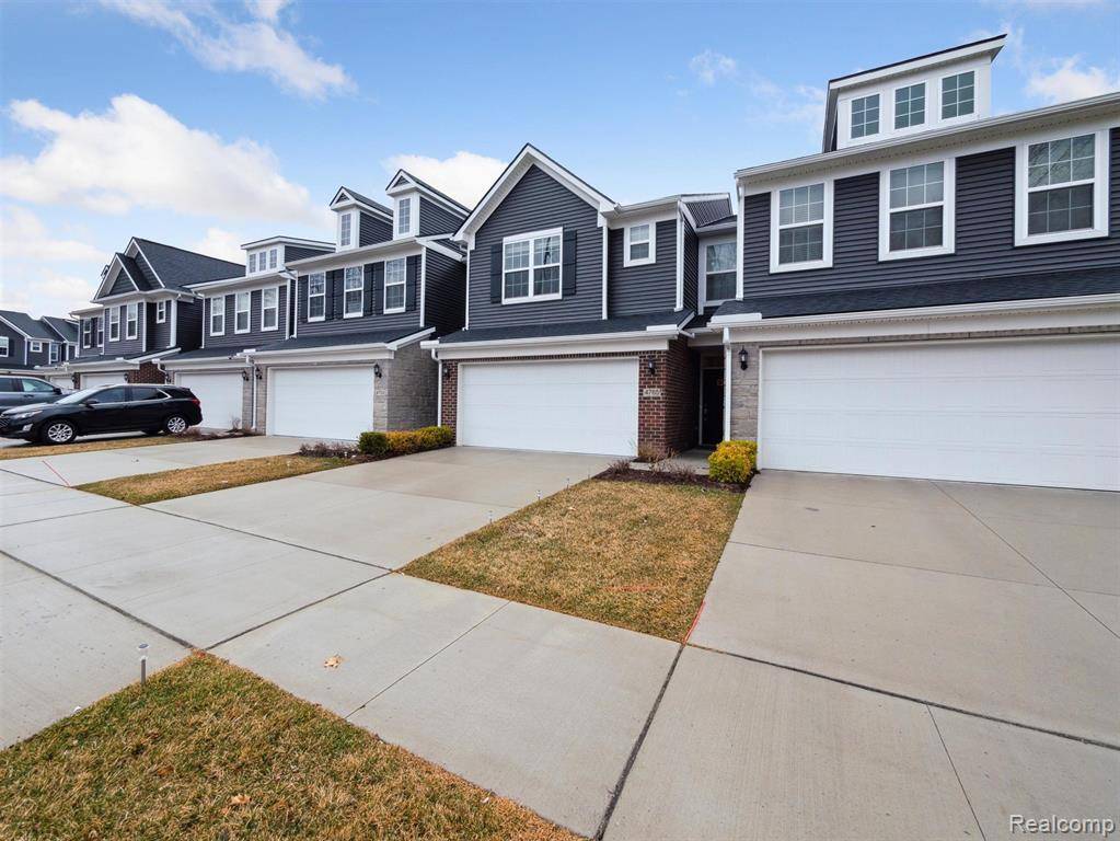 Orion Twp, MI 48359,4765 GLENORA Drive