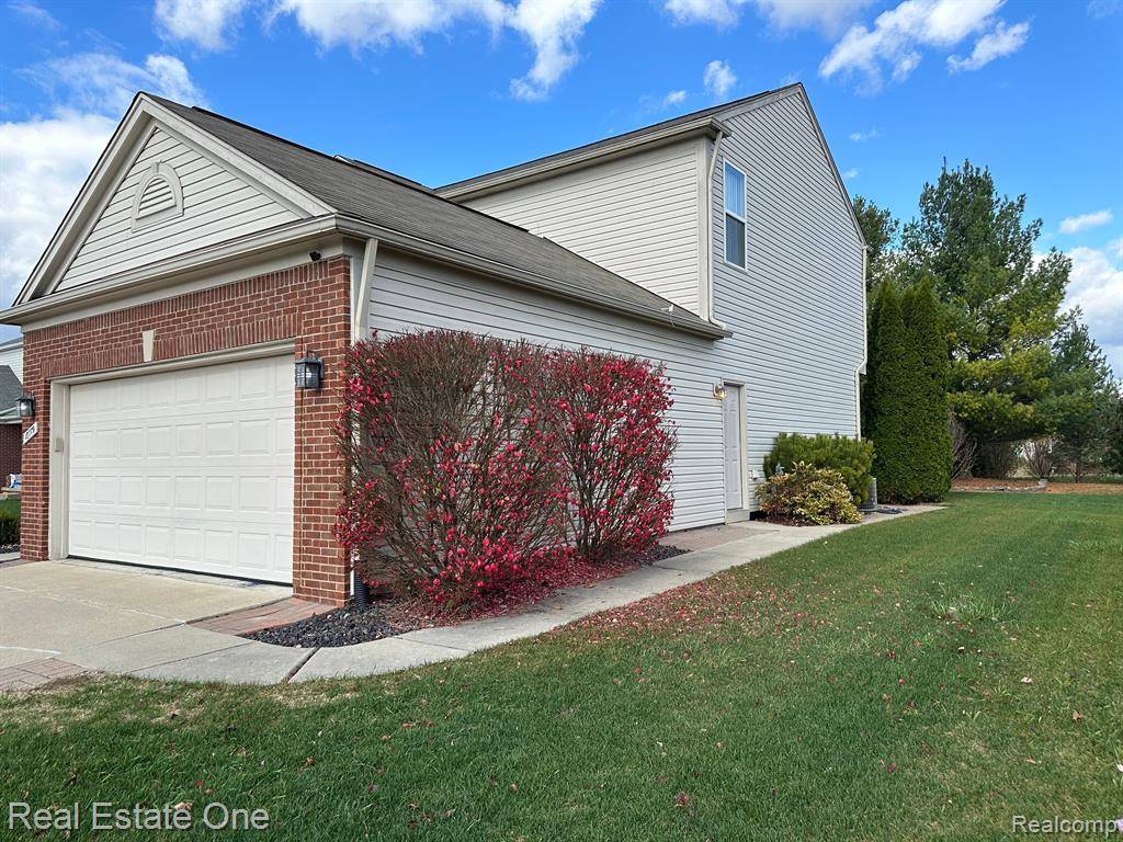 Macomb Twp, MI 48042,18779 ENGLAND Drive