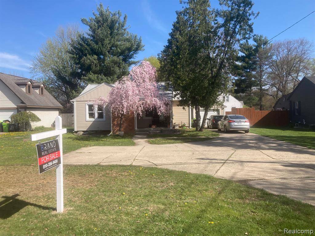 Fenton, MI 48430,704 NORTH Road