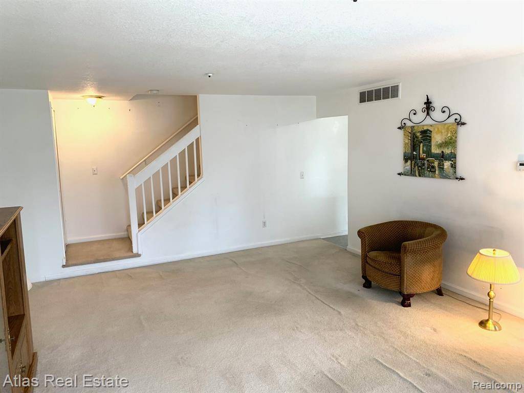 Holly Vlg, MI 48442,1218 BAY CT