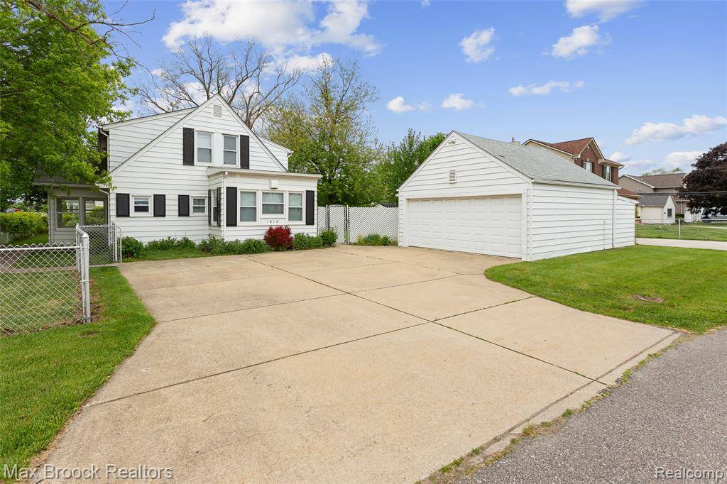 Troy, MI 48083,1812 JOHN R Road
