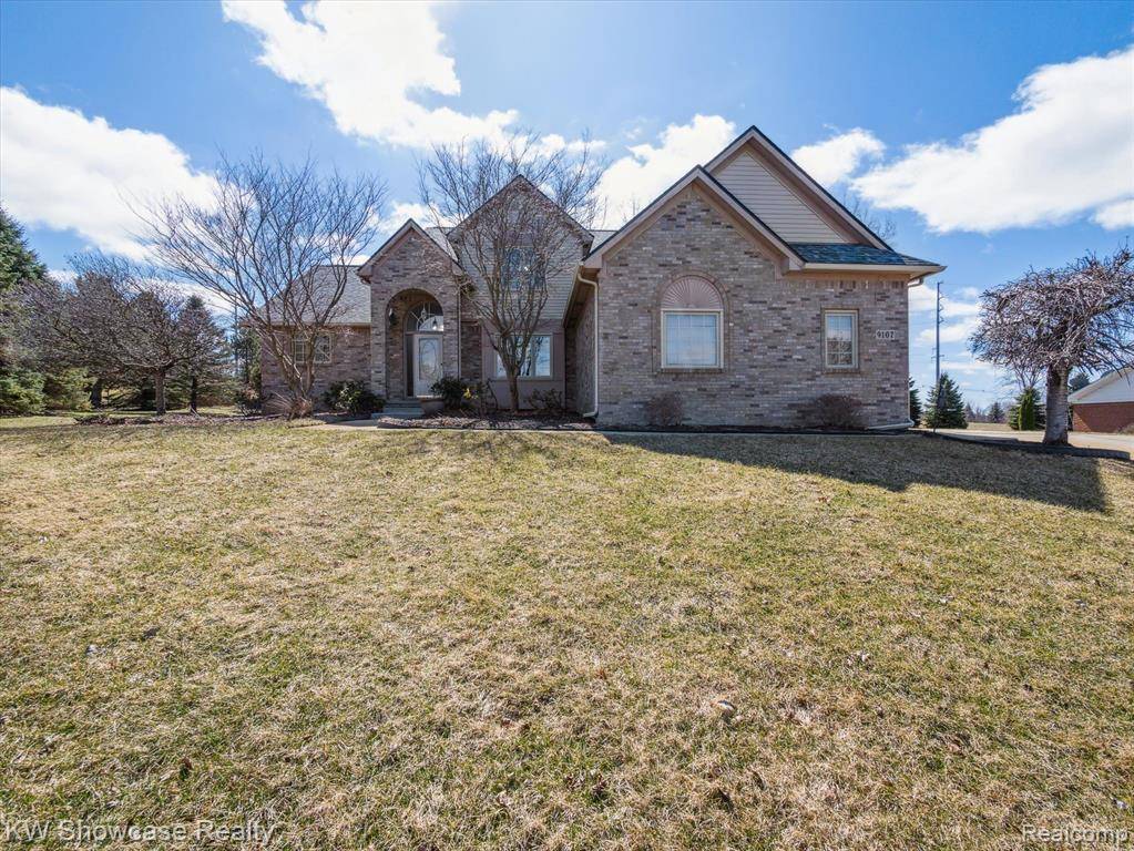 Hartland Twp, MI 48855,9107 ROTONDO Drive
