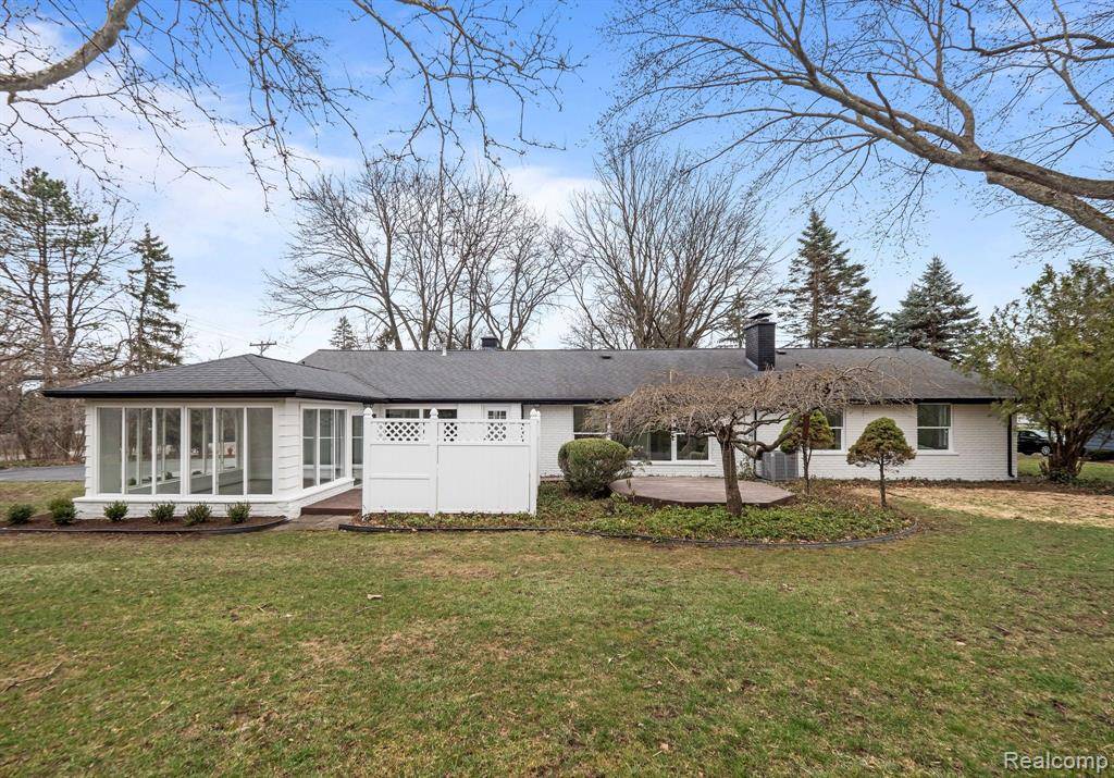 Bloomfield Twp, MI 48304,1081 Top View Road