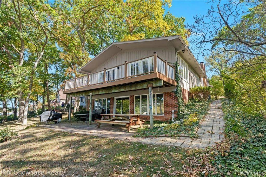 White Lake Twp, MI 48383,3155 RIDGE Road