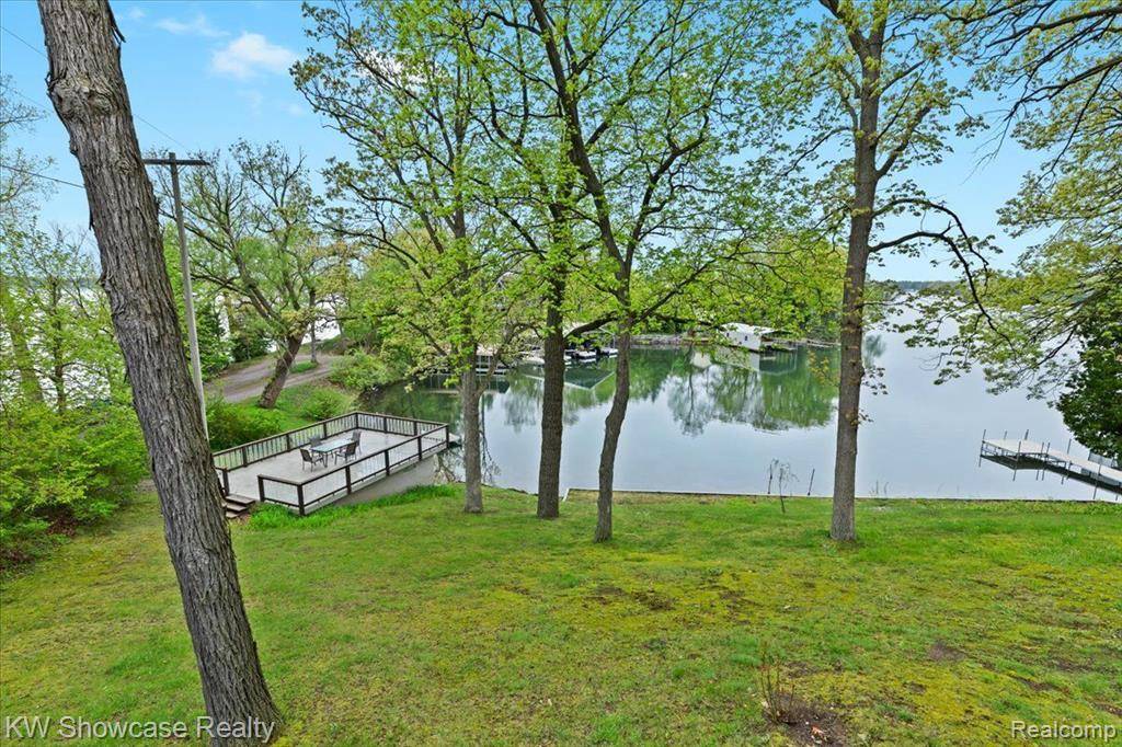 White Lake Twp, MI 48383,3155 RIDGE Road