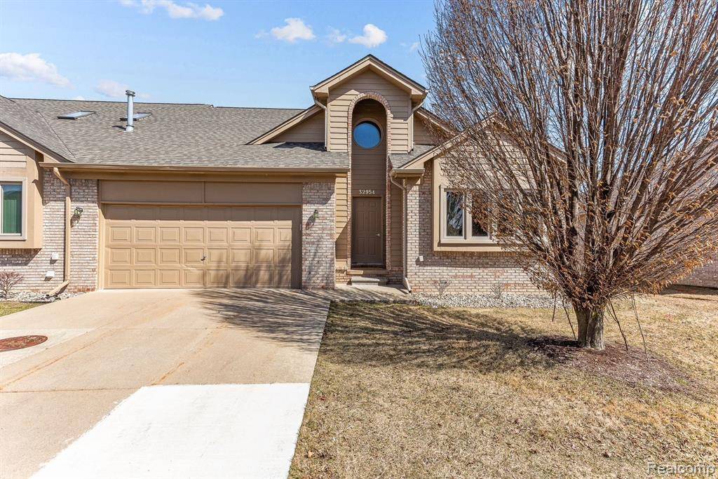 Chesterfield Twp, MI 48047,32954 WHISPERING Lane