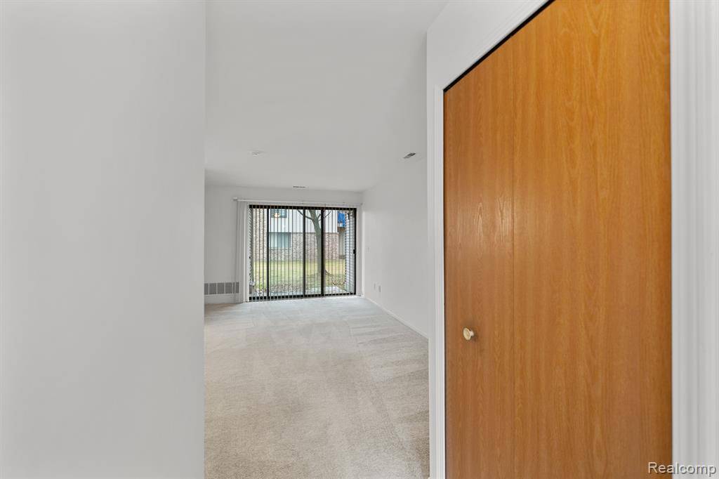 Canton Twp, MI 48187,42565 Lilley Pointe Drive 7