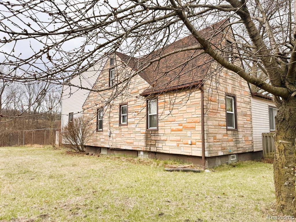 Romulus, MI 48174,35805 HERMAN Street