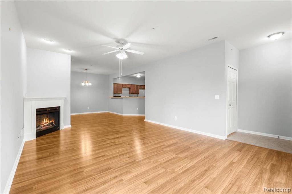 Warren, MI 48092,30035 FOX RUN Circle