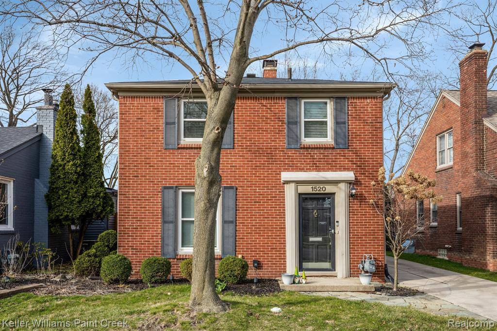 Grosse Pointe Woods, MI 48236,1520 HAMPTON Road