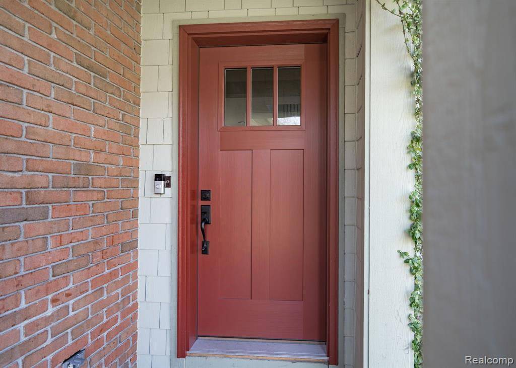 Rochester Hills, MI 48306,411 CHERRY TREE Lane