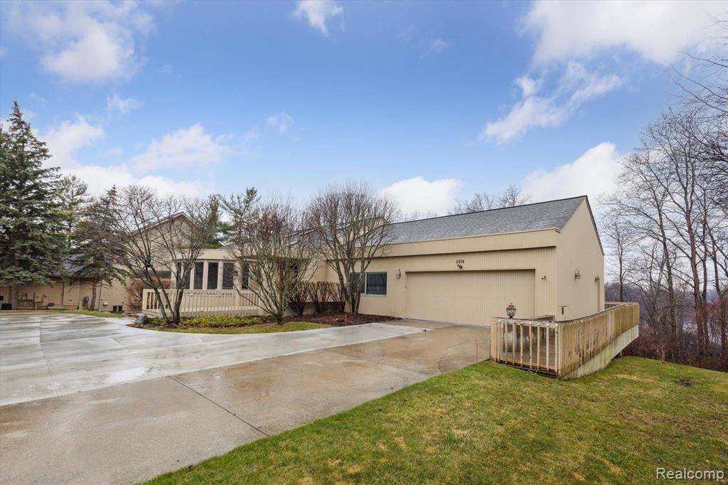 Grand Blanc Twp, MI 48439,8074 PEPPERWOOD Drive