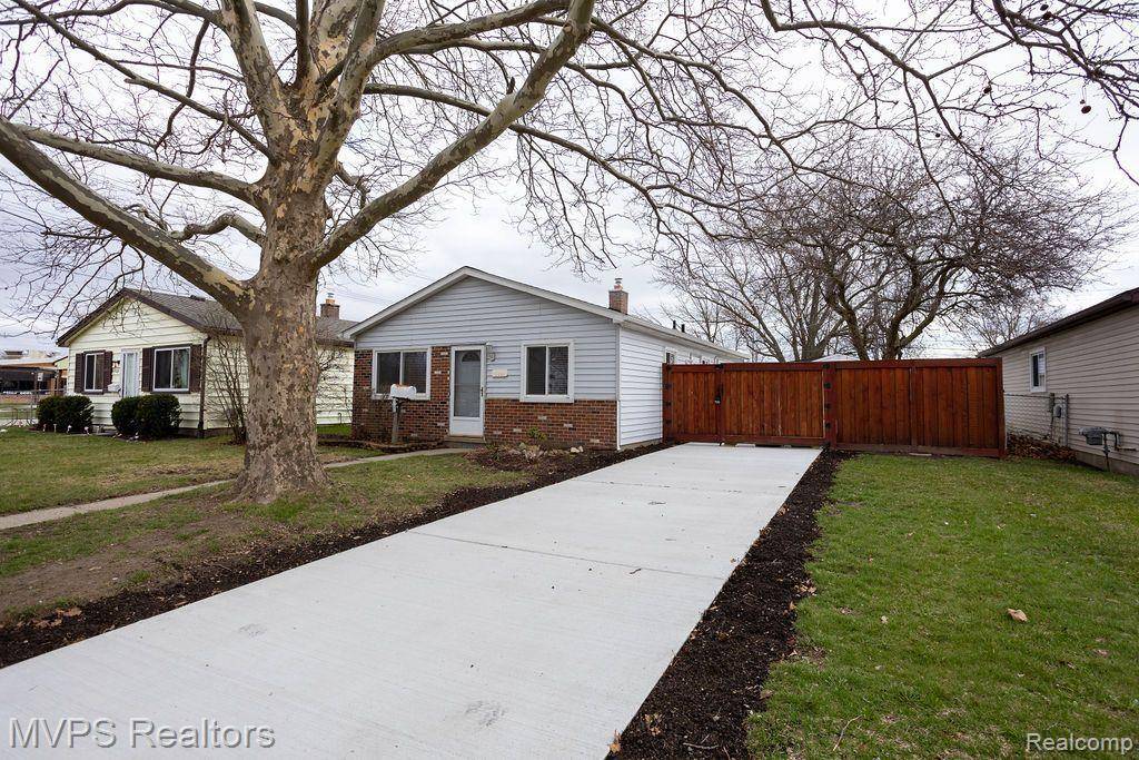 Roseville, MI 48066,25668 FORD Street