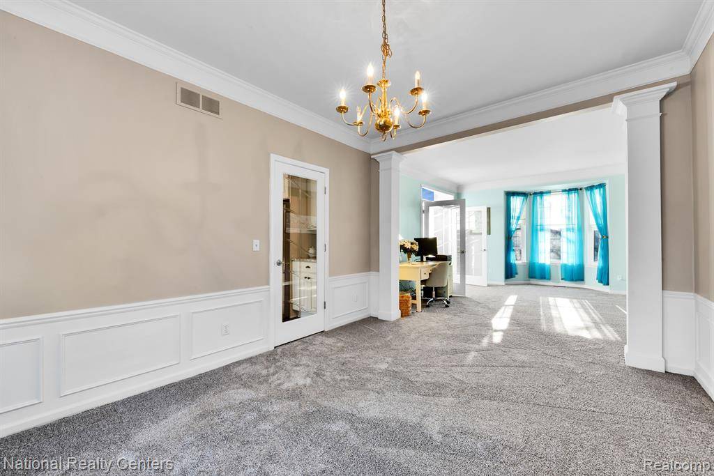 South Lyon, MI 48178,784 HIDDEN CREEK Drive