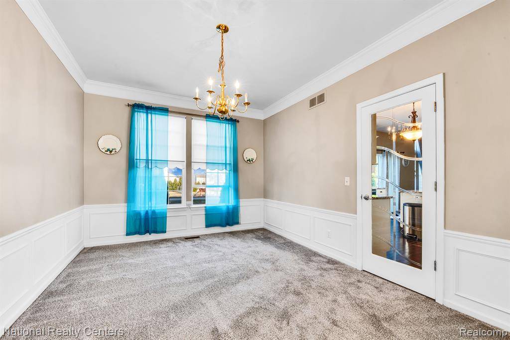 South Lyon, MI 48178,784 HIDDEN CREEK Drive