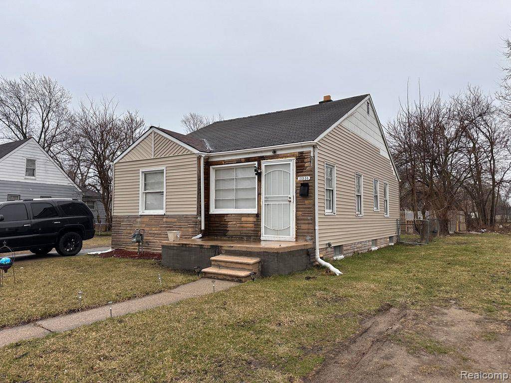 Detroit, MI 48205,15236 NOVARA Street
