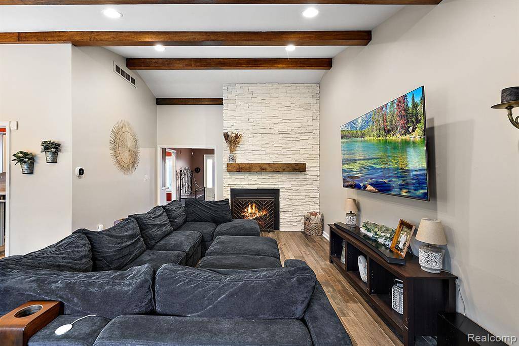Bloomfield Twp, MI 48302,555 Kendry