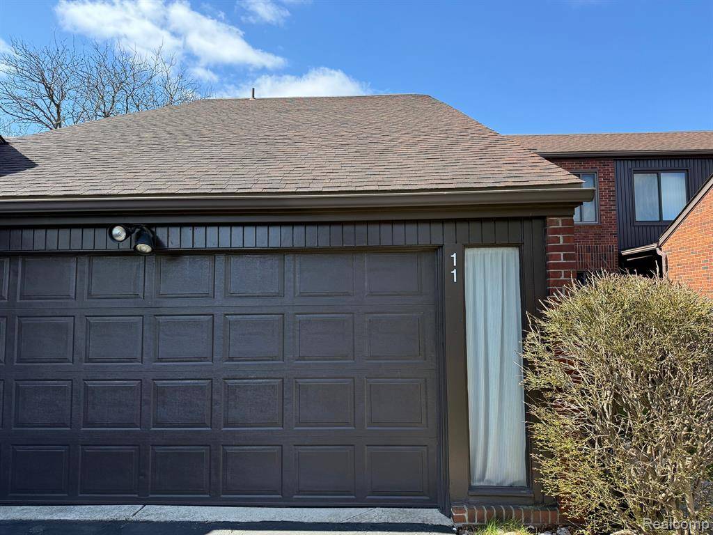 Dearborn, MI 48120,11 KIMBERLY Lane 54