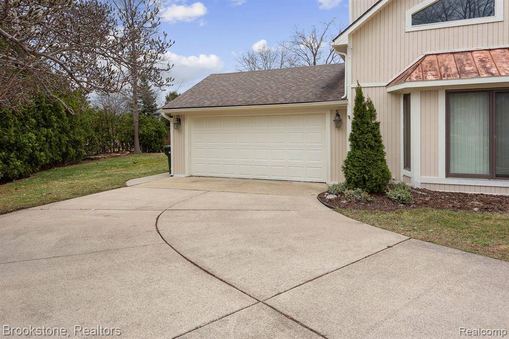 Sterling Heights, MI 48310,33230 KORESKY