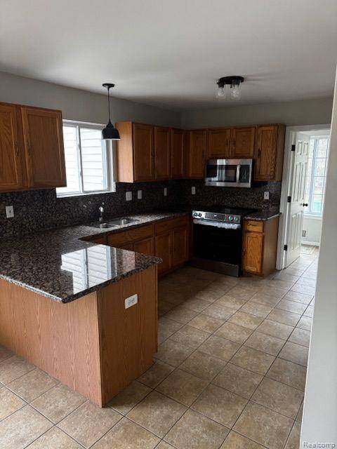 Commerce Twp, MI 48390,2120 MATTHEW Street