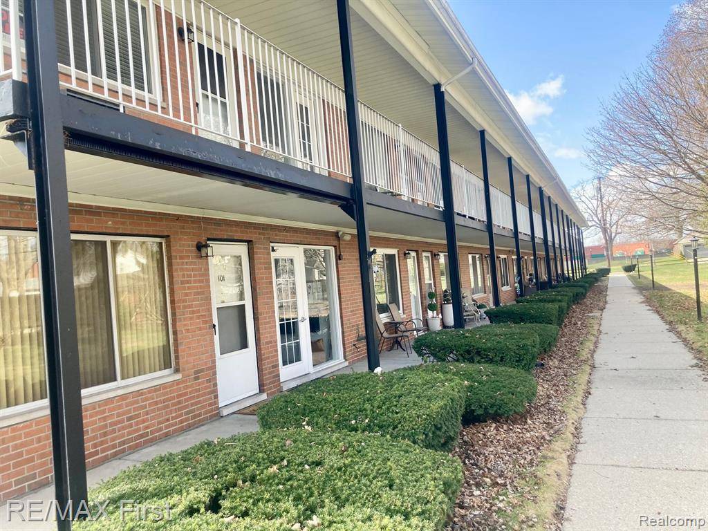 Royal Oak, MI 48073,2217 CLAWSON Avenue 205