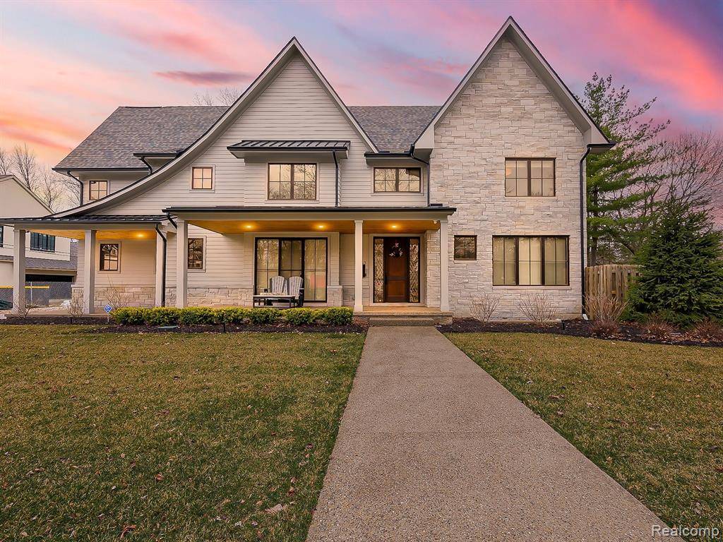 Birmingham, MI 48009,1563 LAKESIDE Drive