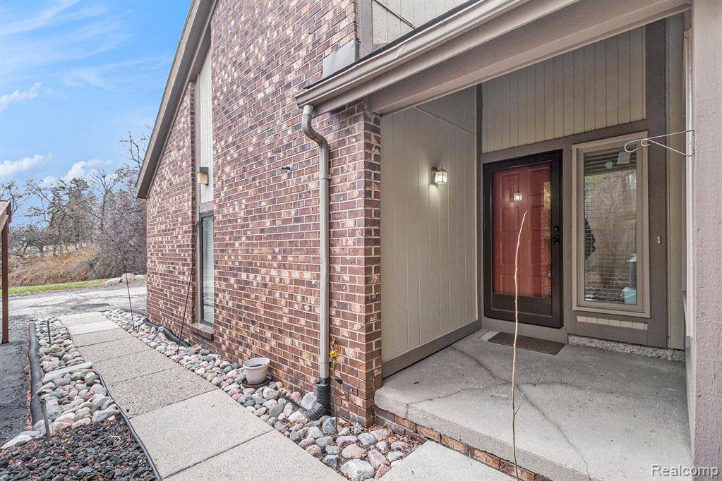 West Bloomfield Twp, MI 48322,7353 Brynmawr Drive #37