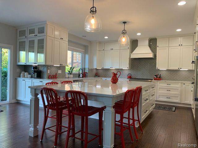 Livonia, MI 48152,31030 Pembroke Street