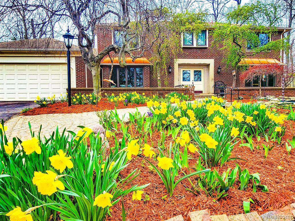 West Bloomfield Twp, MI 48323,5130 LAKE BLUFF Road