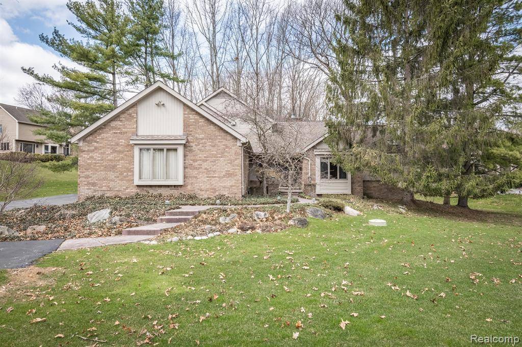 Genoa Twp, MI 48116,4435 OAK POINTE Drive