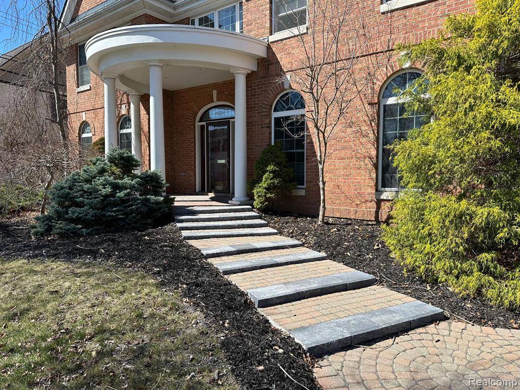 Rochester, MI 48307,517 OAK Street
