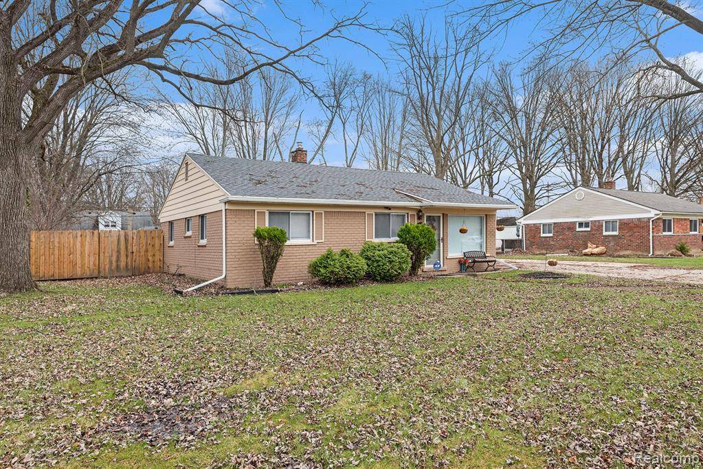 Southfield, MI 48076,28064 PIERCE Street