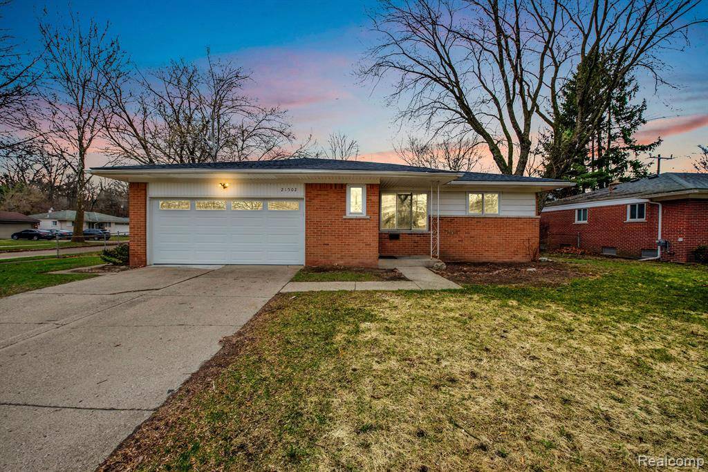 Southfield, MI 48075,21502 BUTTERCREST Street