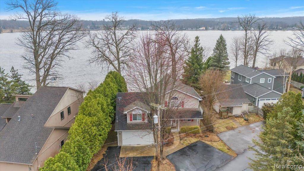 Tyrone Twp, MI 48430,10434 SPRING Street